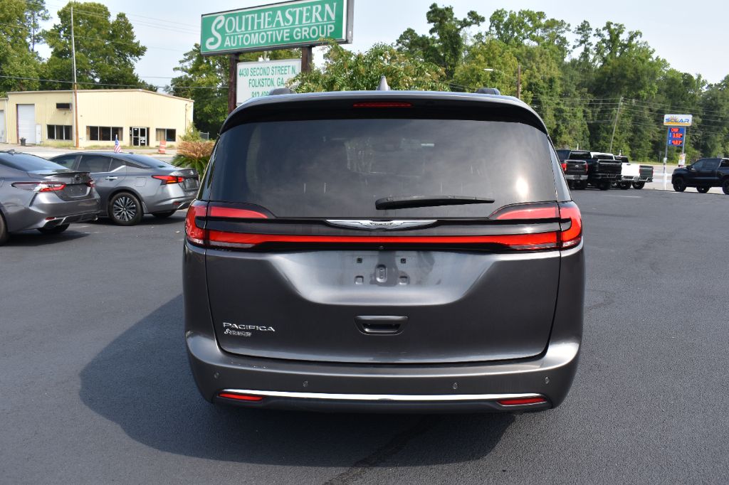 2022 Chrysler Pacifica - $21,422