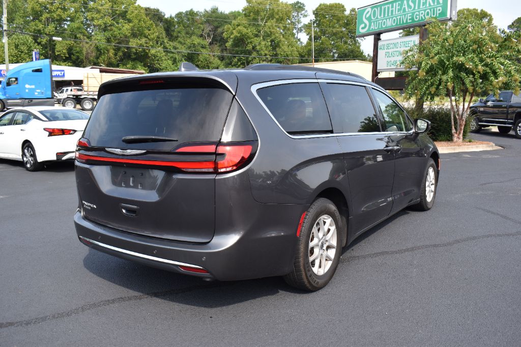 2022 Chrysler Pacifica - $21,422