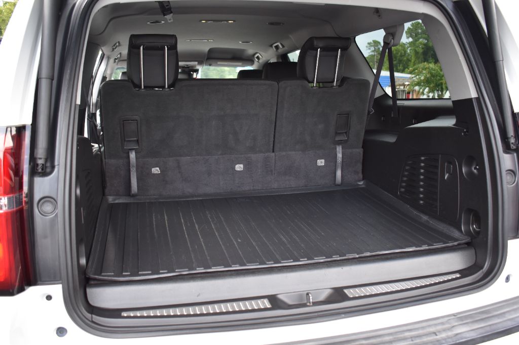 2017 Chevrolet Suburban - $18,877