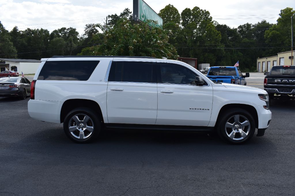 2017 Chevrolet Suburban - $18,877
