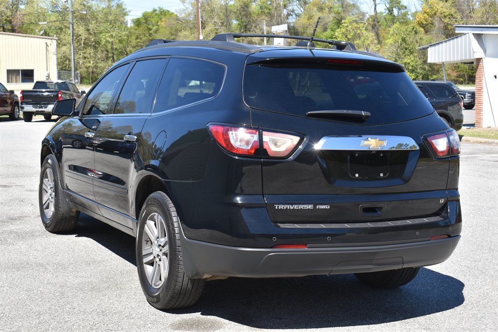 2017 Chevrolet Traverse LT photo