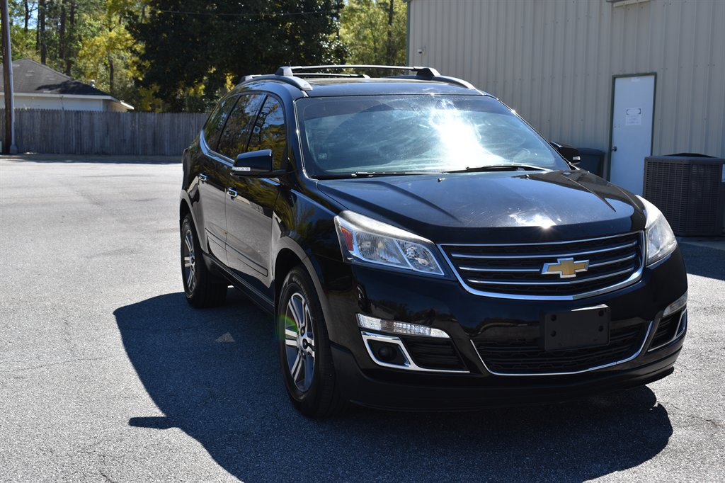 2017 Chevrolet Traverse LT photo