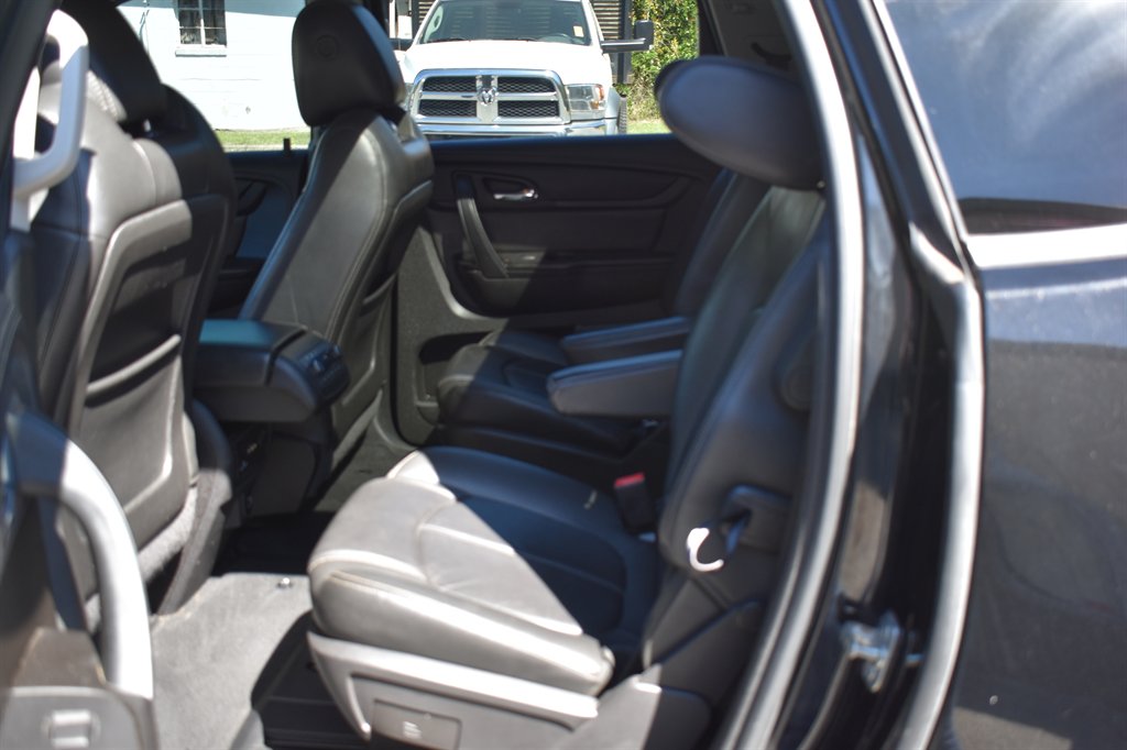 2017 Chevrolet Traverse LT photo