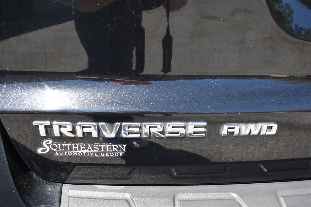 2017 Chevrolet Traverse LT photo