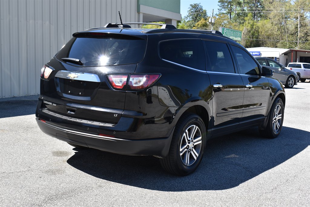 2017 Chevrolet Traverse LT photo