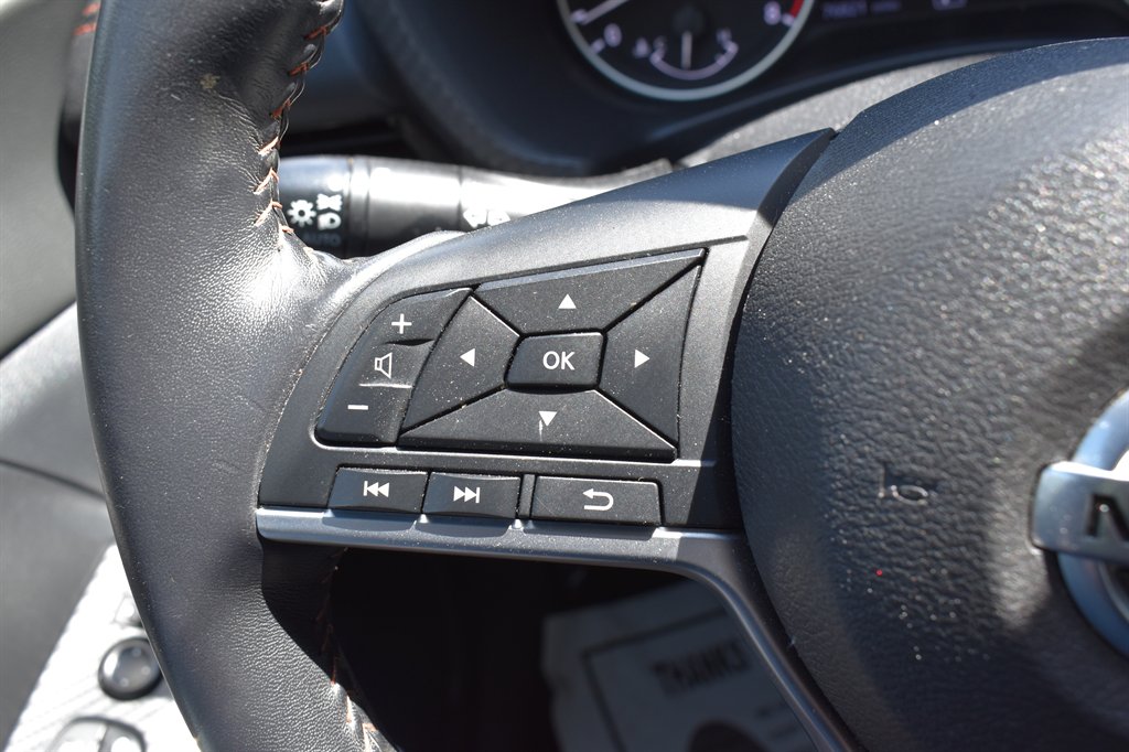 2020 Nissan Sentra SR photo