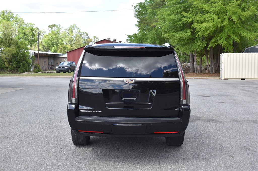 2017 Cadillac Escalade ESV Luxury photo
