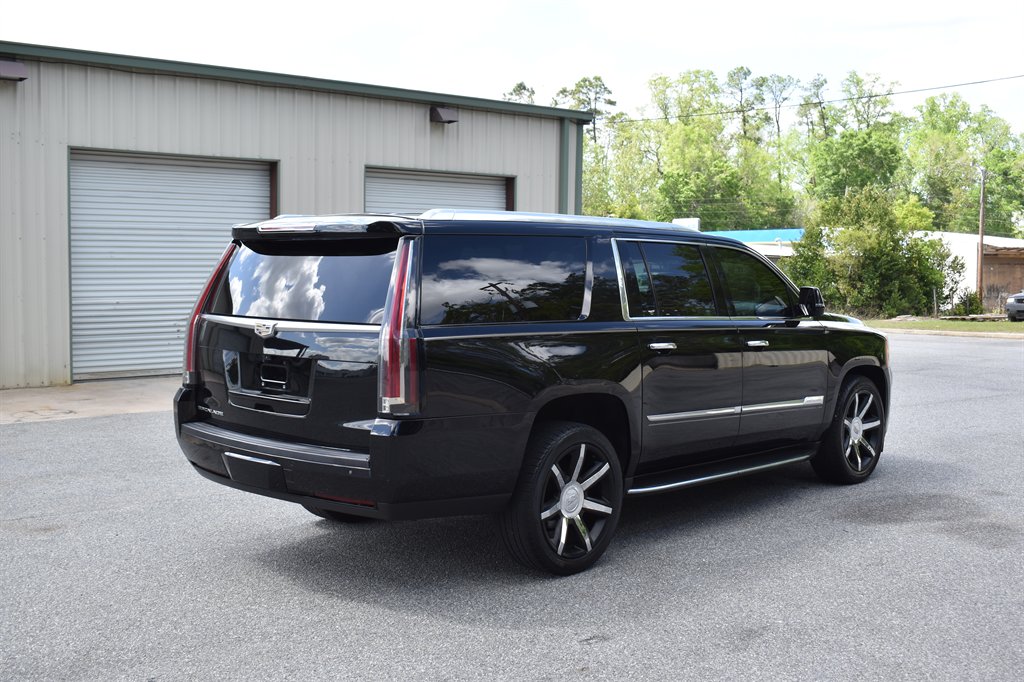 2017 Cadillac Escalade ESV Luxury photo