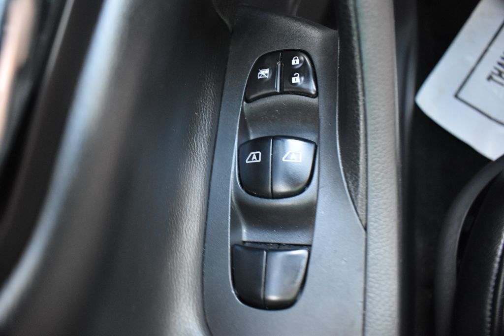 2017 Nissan Altima - $11,577