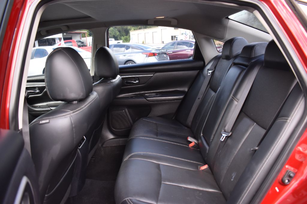 2017 Nissan Altima - $11,577