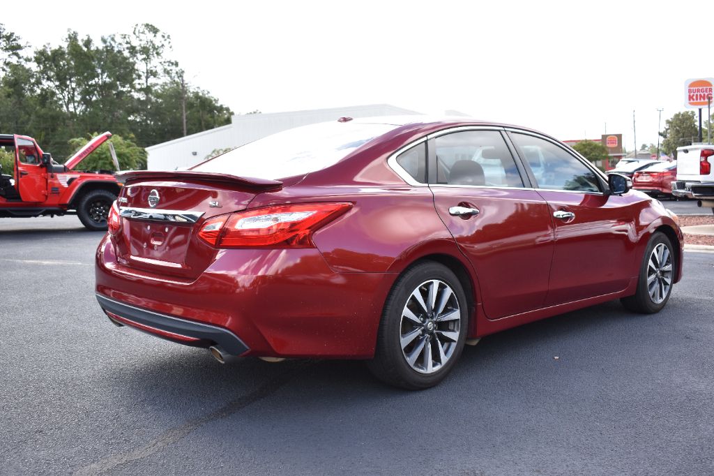 2017 Nissan Altima - $11,577