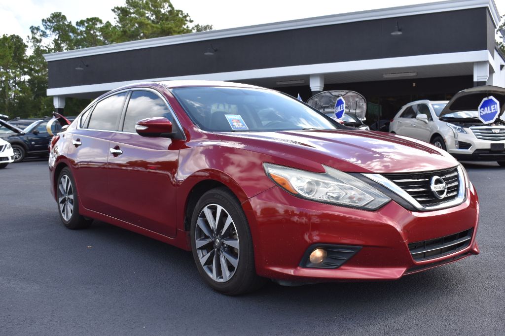 2017 Nissan Altima - $11,577