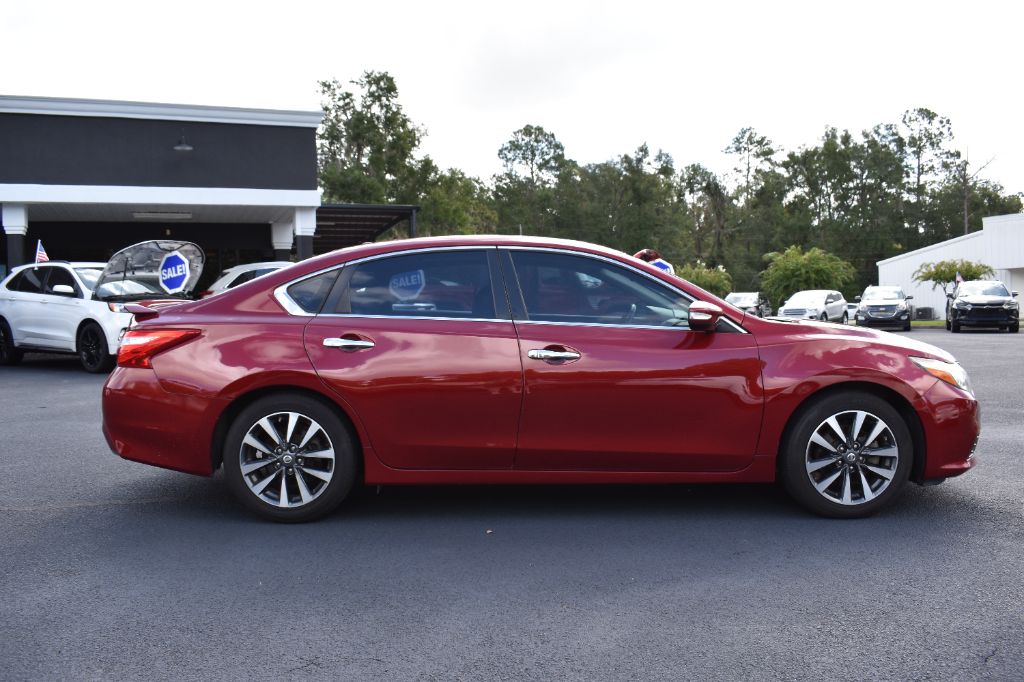 2017 Nissan Altima - $11,577