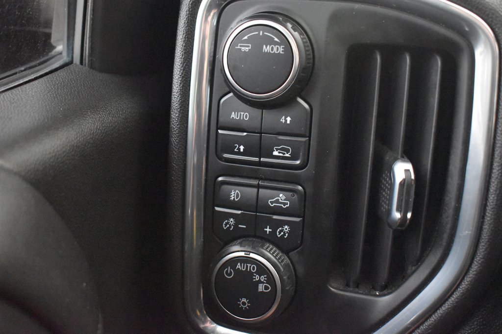 2020 Chevrolet Silverado 1500 RST photo