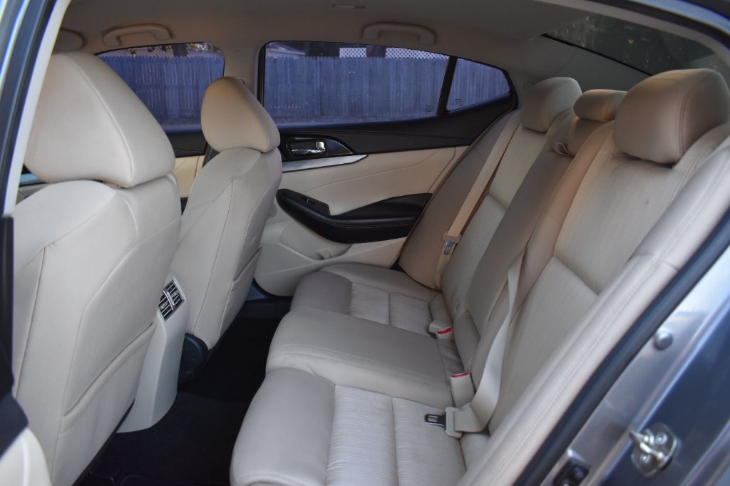 2016 Nissan Maxima - $9,906