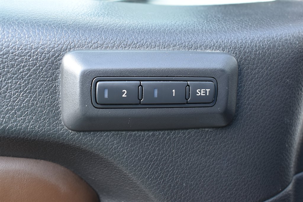 2018 Nissan Titan Platinum photo