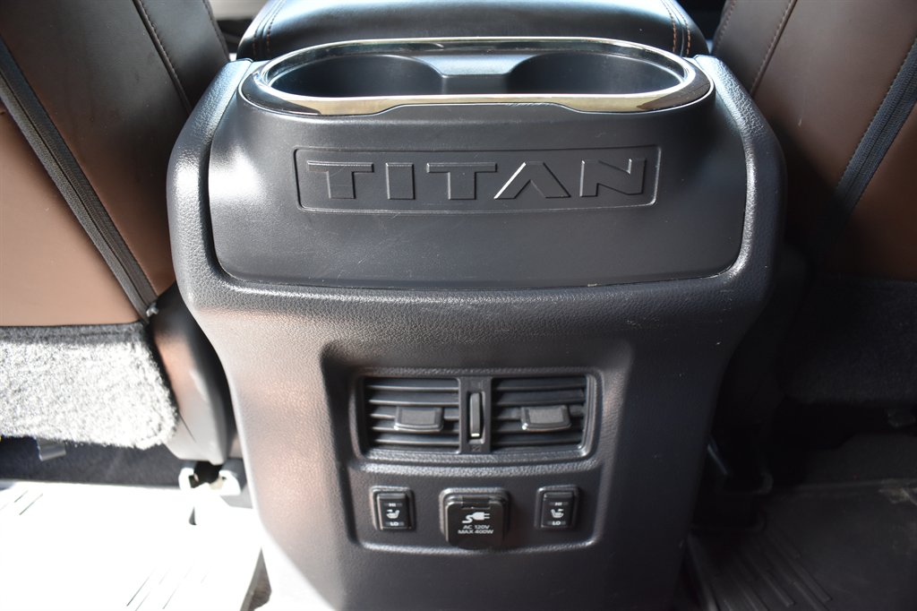 2018 Nissan Titan Platinum photo