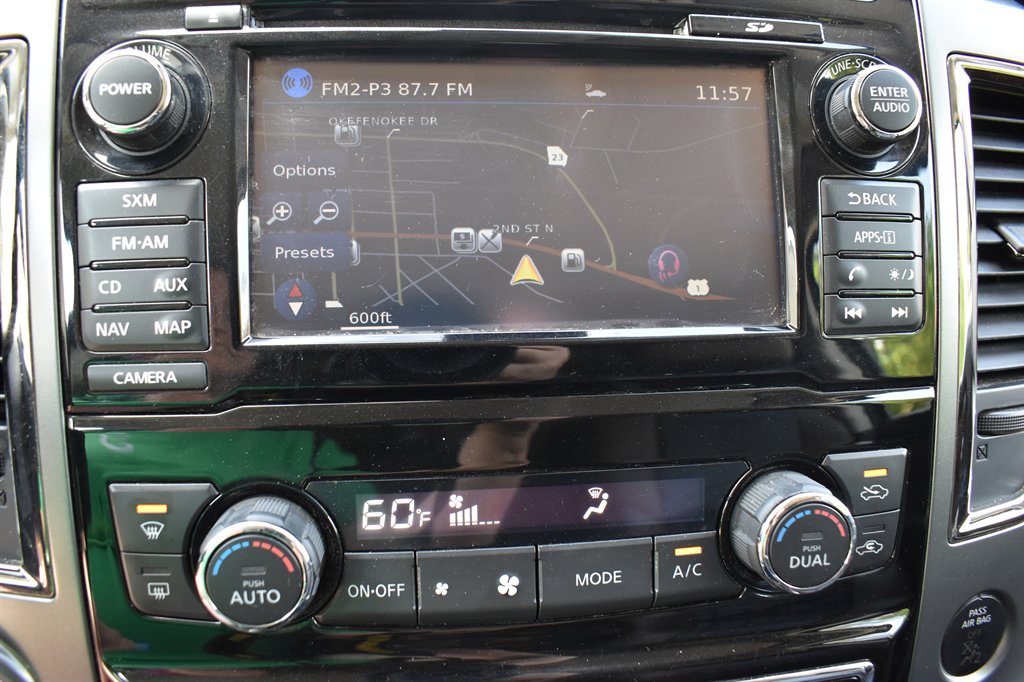 2018 Nissan Titan Platinum photo
