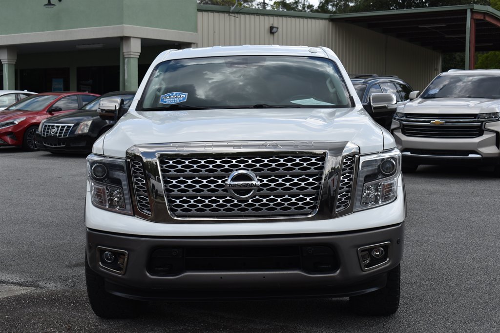 2018 Nissan Titan Platinum photo