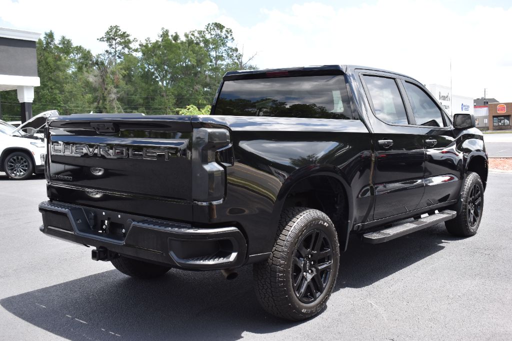 2022 Chevrolet Silverado - $32,882