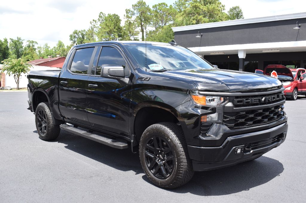 2022 Chevrolet Silverado - $32,882