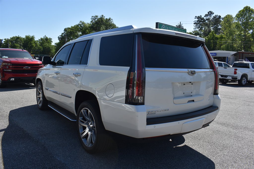 2015 Cadillac Escalade Luxury photo