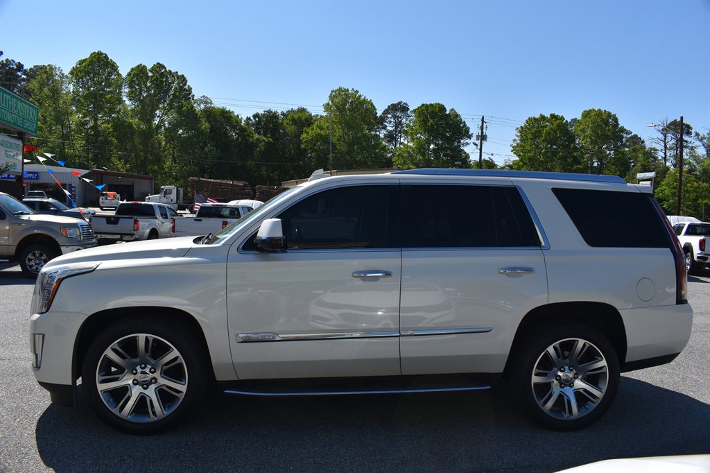 2015 Cadillac Escalade Luxury photo