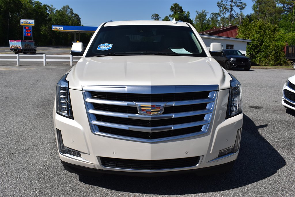 2015 Cadillac Escalade Luxury photo