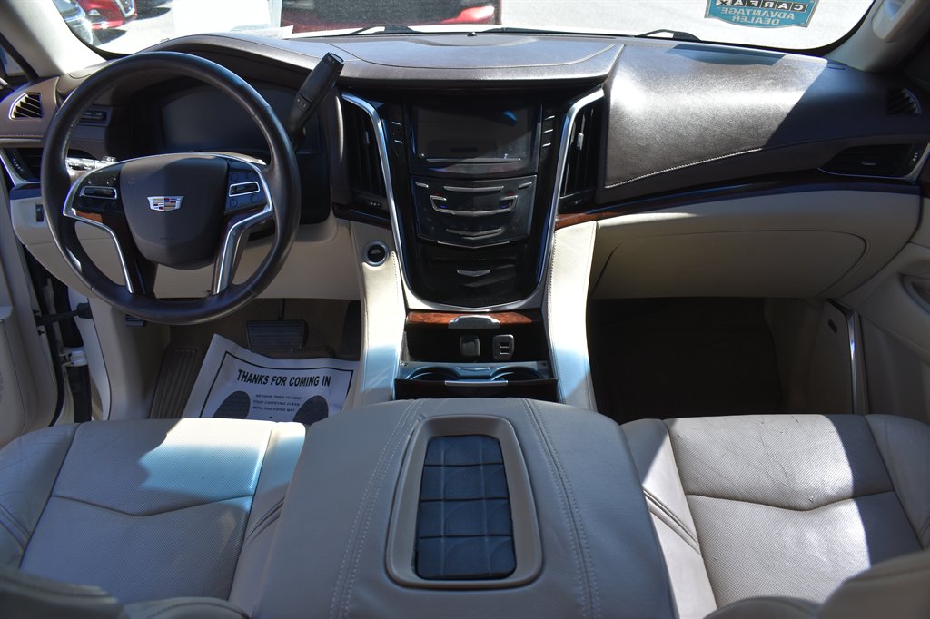 2015 Cadillac Escalade Luxury photo