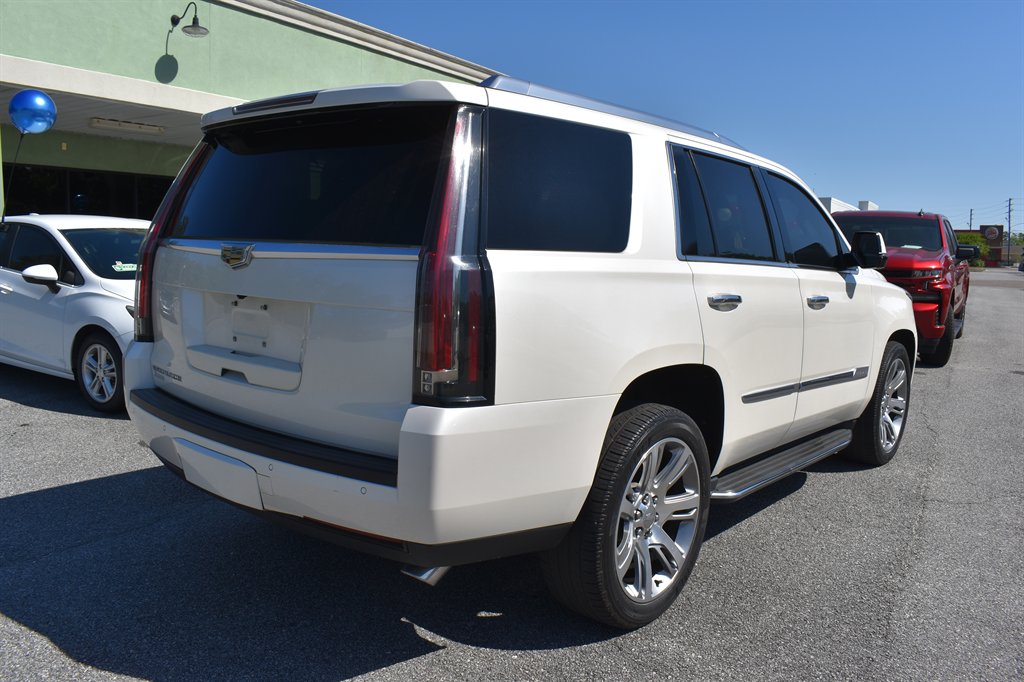 2015 Cadillac Escalade Luxury photo