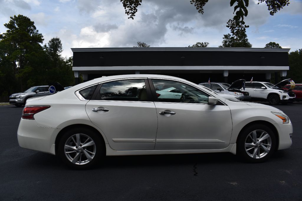 2014 Nissan Altima - $7,944