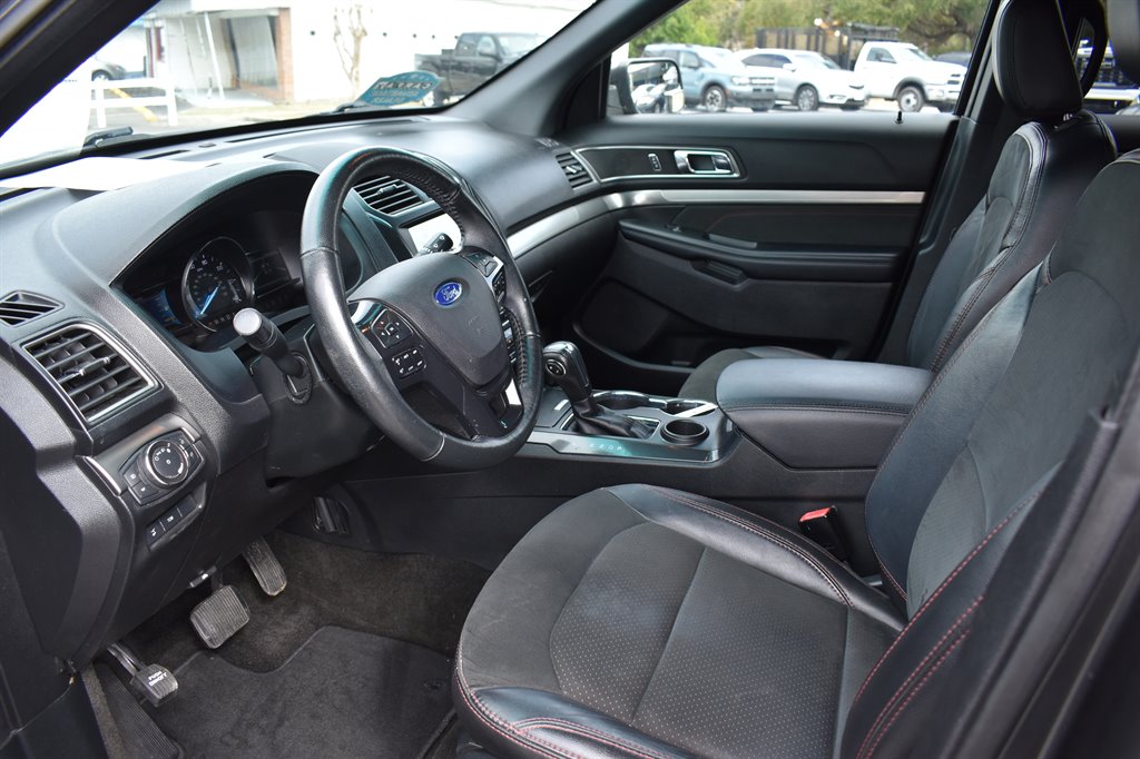 2018 Ford Explorer XLT photo