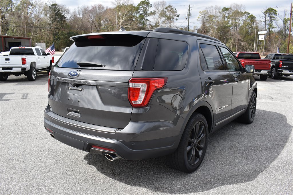 2018 Ford Explorer XLT photo