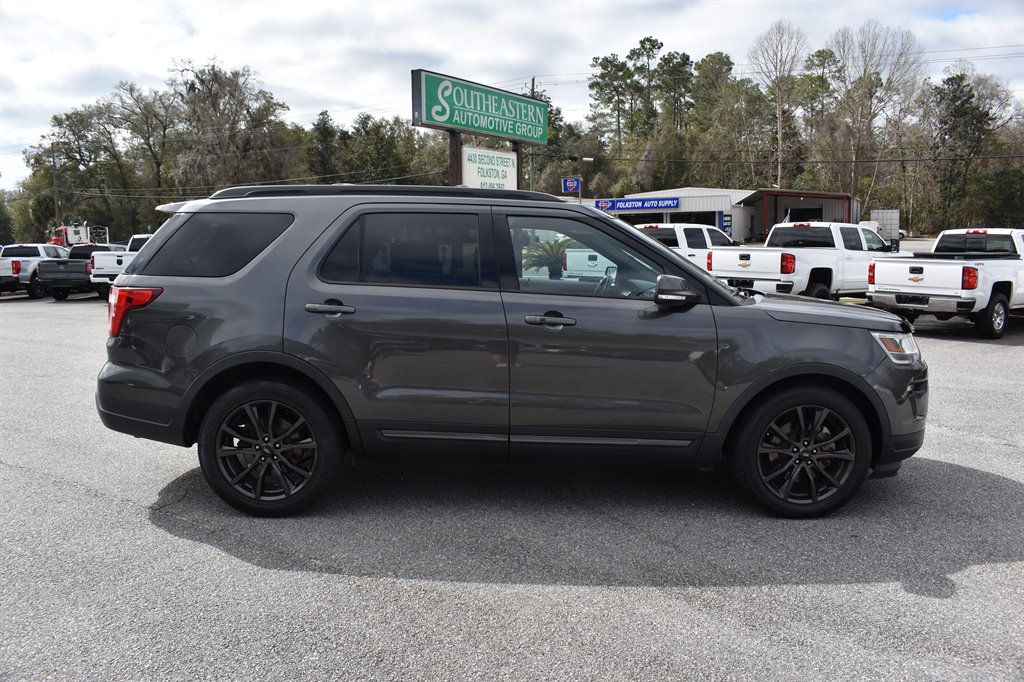 2018 Ford Explorer XLT photo