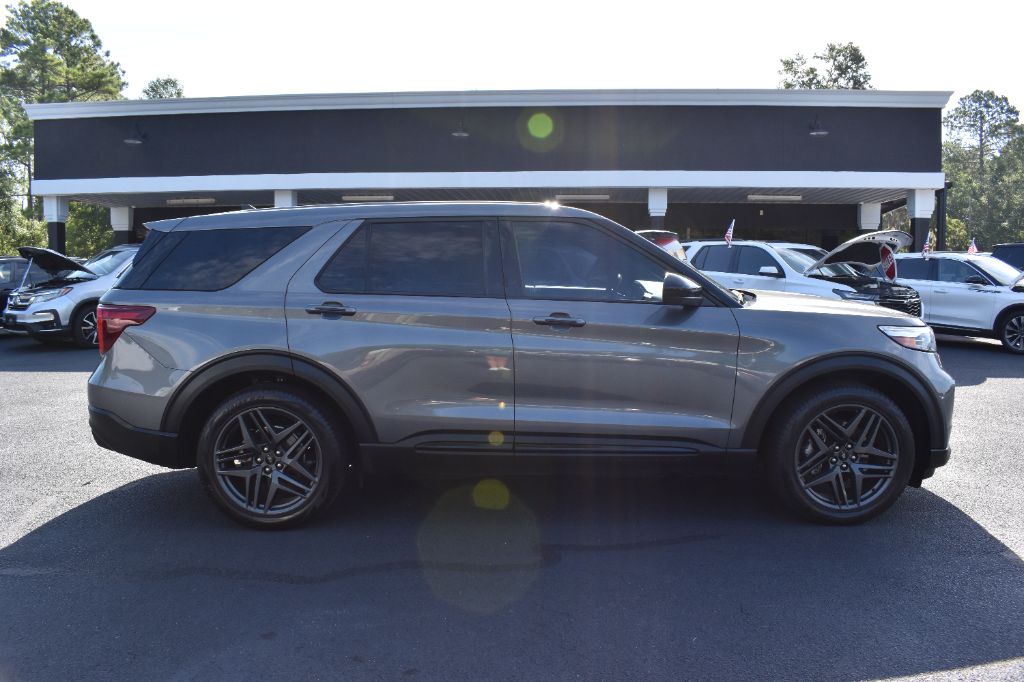 2022 Ford Explorer - $29,922