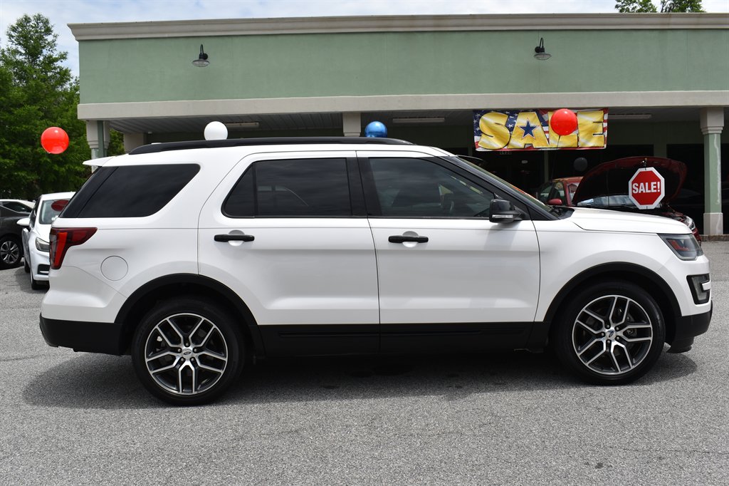2017 Ford Explorer Sport photo