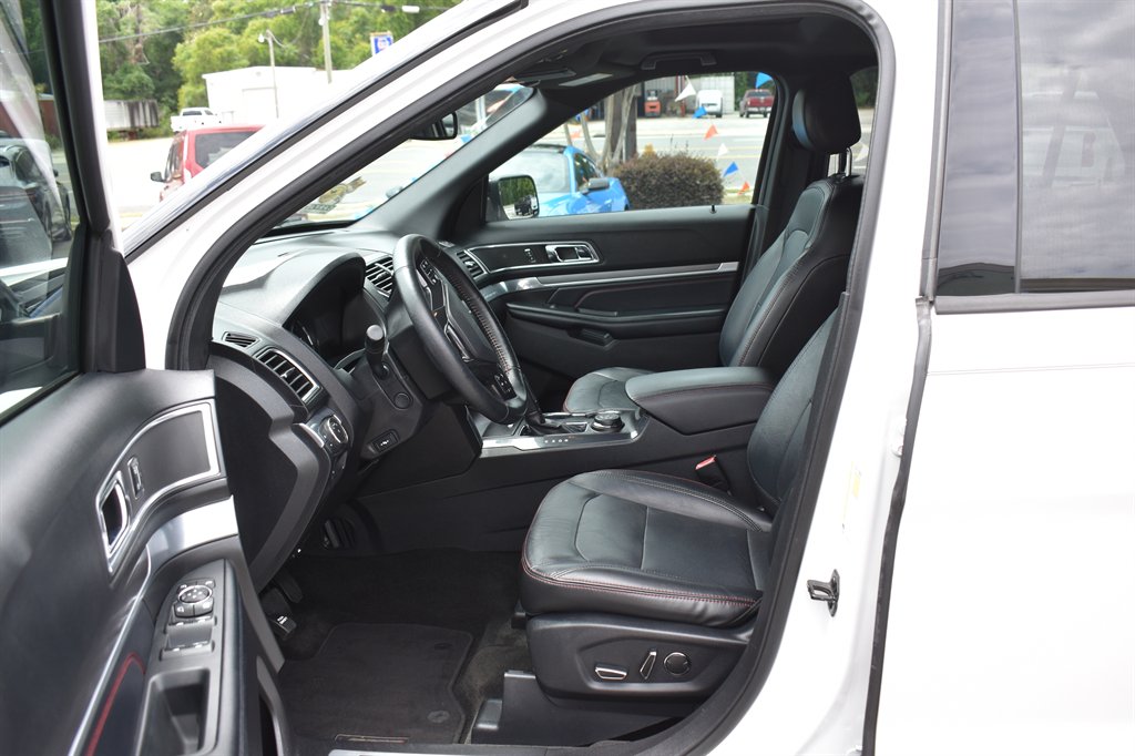 2017 Ford Explorer Sport photo