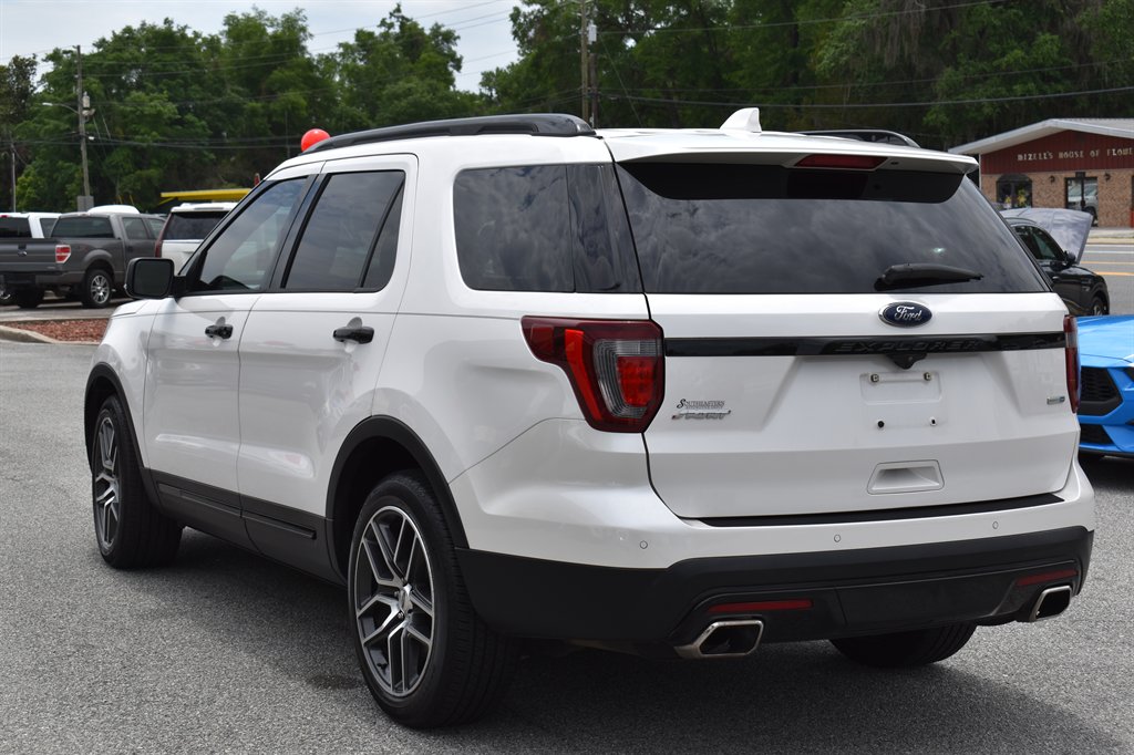 2017 Ford Explorer Sport photo