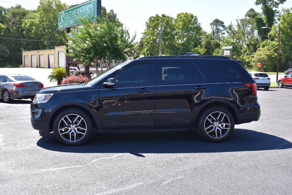 2017 Ford Explorer - $11,977