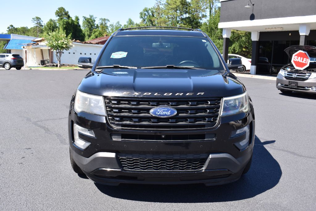 2017 Ford Explorer - $11,977