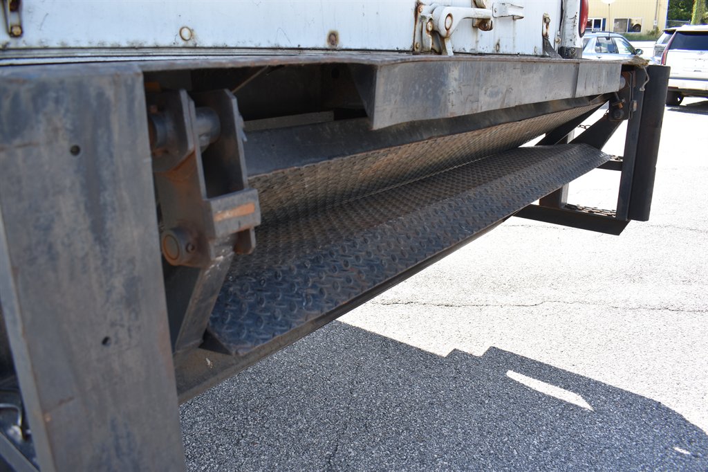 2003 Freightliner M2 - $15,903