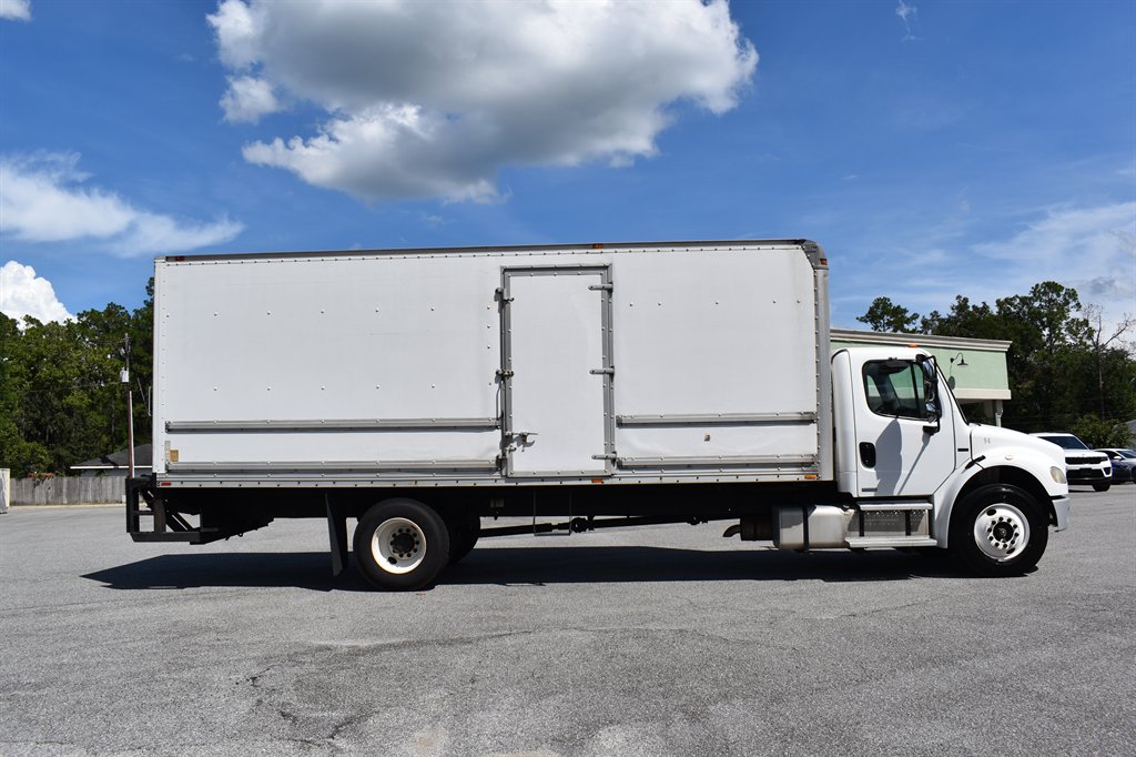 2003 Freightliner M2 - $15,903