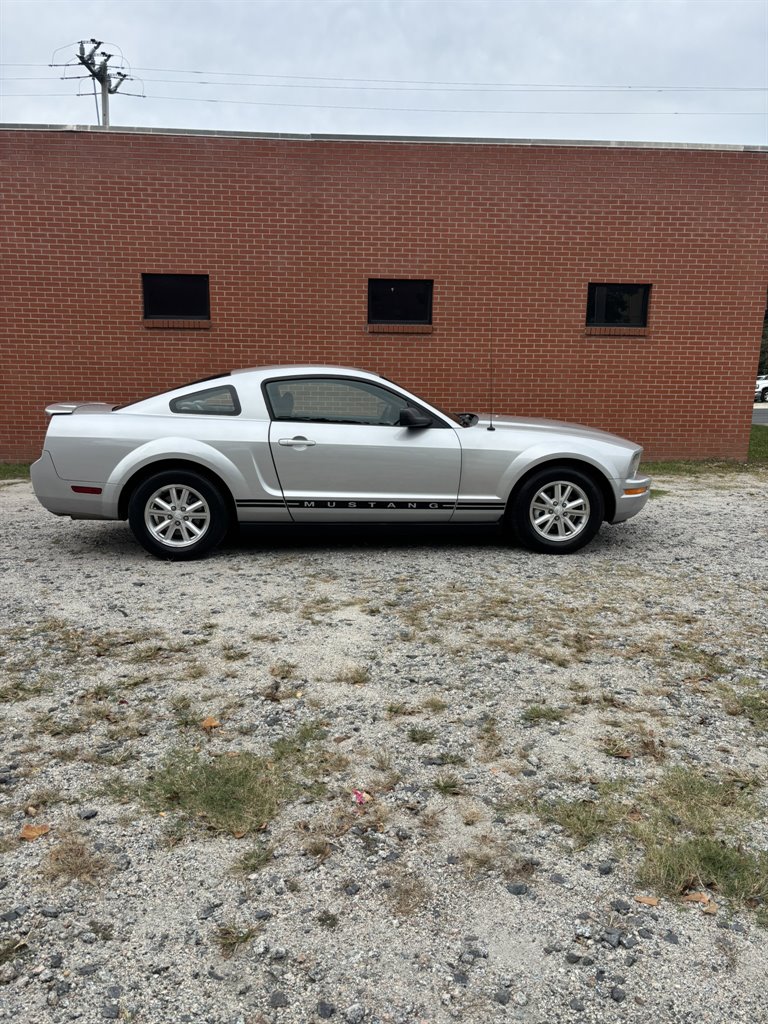 2007 Ford Mustang Base