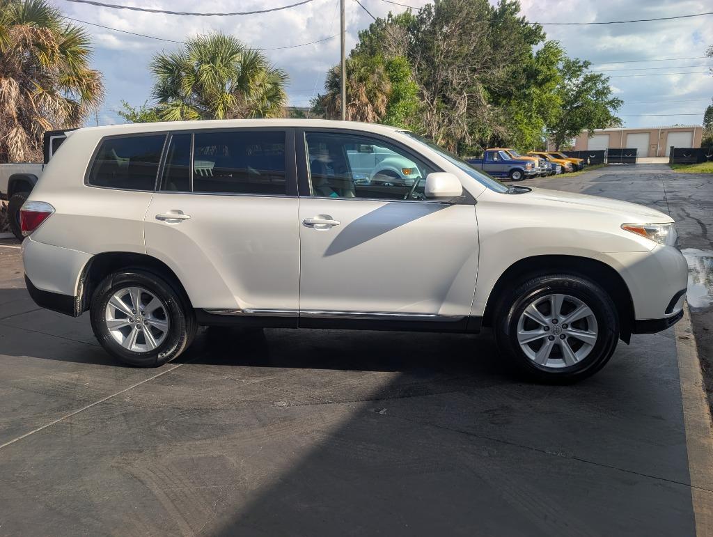 2013 Toyota Highlander - $7,999