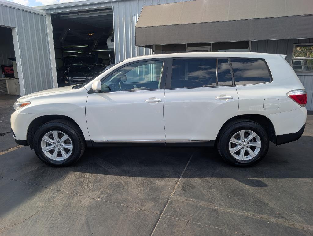 2013 Toyota Highlander - $7,999