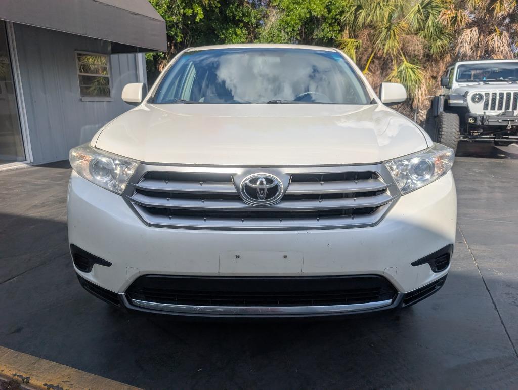 2013 Toyota Highlander - $7,999