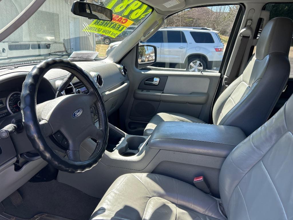 2005 Ford Expedition XLT photo