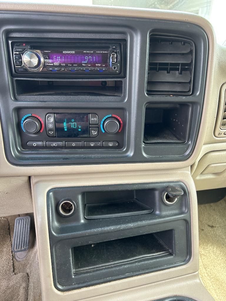 2003 Chevrolet Tahoe photo
