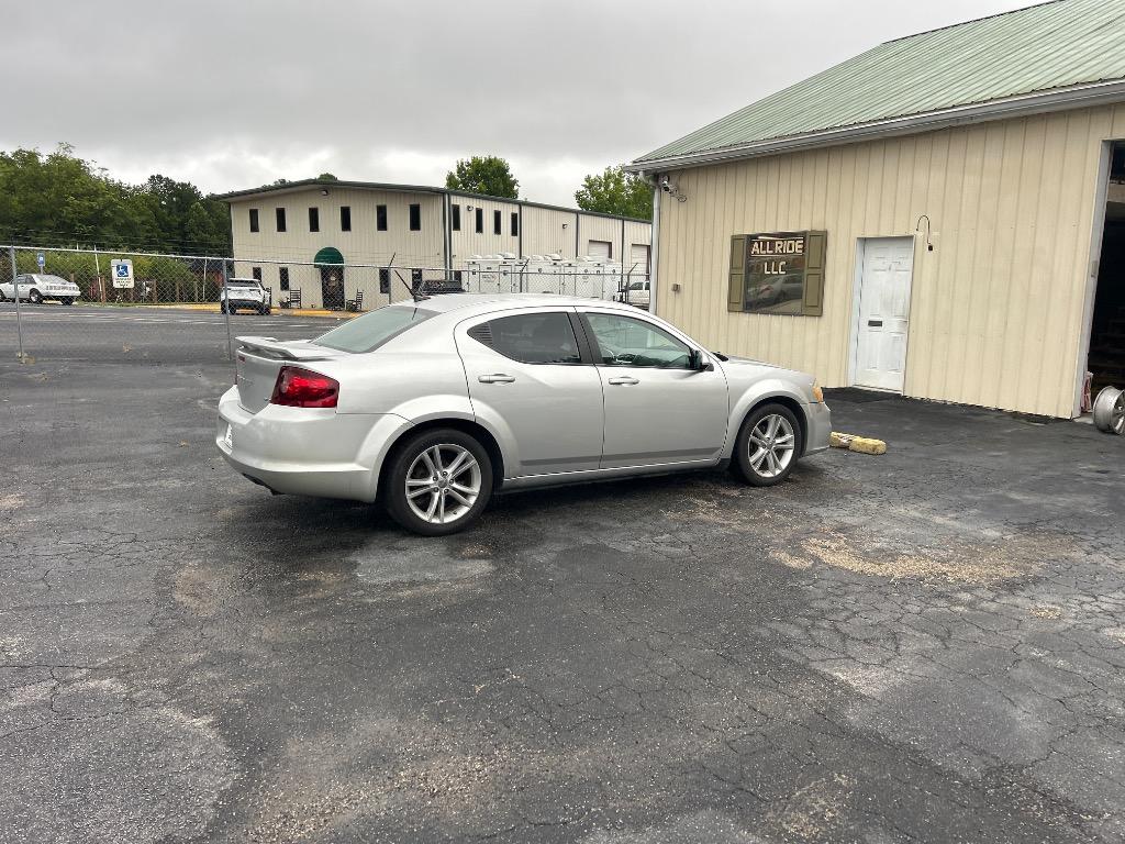 2012 Dodge Avenger - $11,995