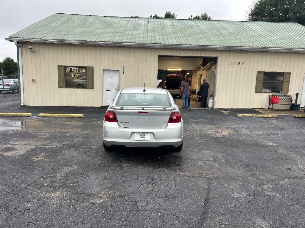 2012 Dodge Avenger - $11,995